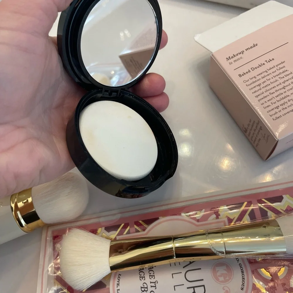 Laura Geller Double Take Baked Versatile Powder Foundation 0.35oz FAIR + Brushes
